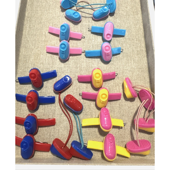 Vtg 90's, 18 Colorful Plastic & Metal Barrettes Sneakers And Pony Tail Holders - Picture 1 of 1